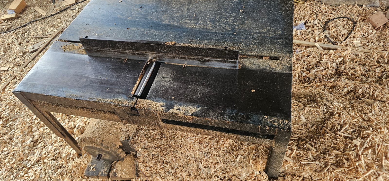 Wood jointer for pre-fabricated Cabins